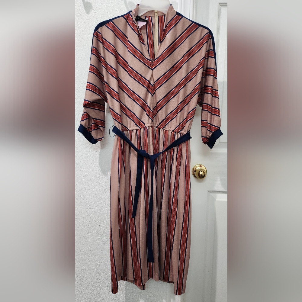 Chic Striped Midi Dress in Navy and Red